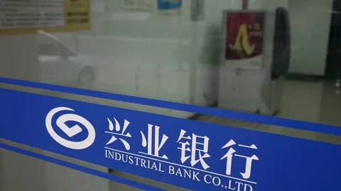 伊朗导弹紧急来袭约旦成功拦截10枚导弹，拦截过程